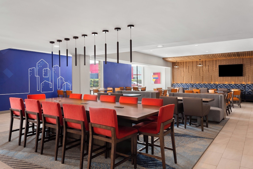 Holiday Inn Express Atlanta Airport North by IHG - photo 31