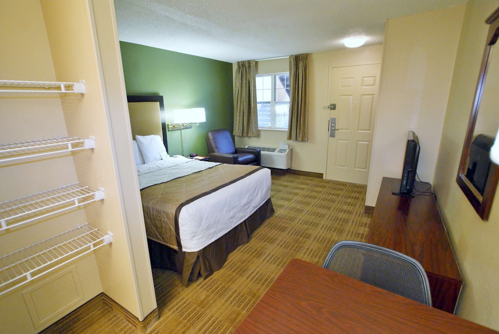 Extended Stay America Suites Greensboro Big Tree Way - photo 6