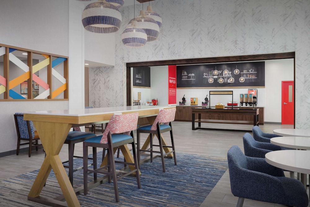 Hampton Inn and Suites by Hilton Naples South - photo 39