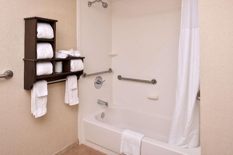 Hampton Inn & Suites Newport News - photo 112