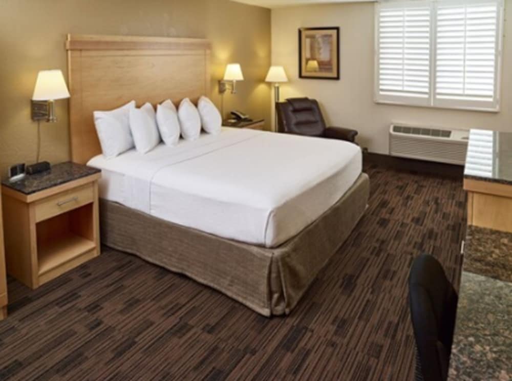 Livinn Hotel St. Paul I 94 East 3M Area - photo 14