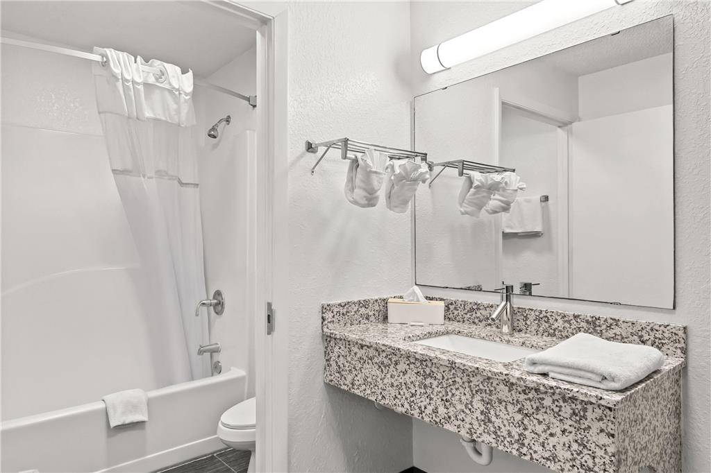 Travelodge Suites by Wyndham MacClenny - photo 26