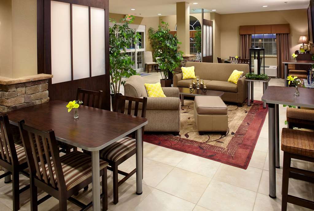 Microtel Inn & Suites by Wyndham St Clairsville Wheeling - photo 5