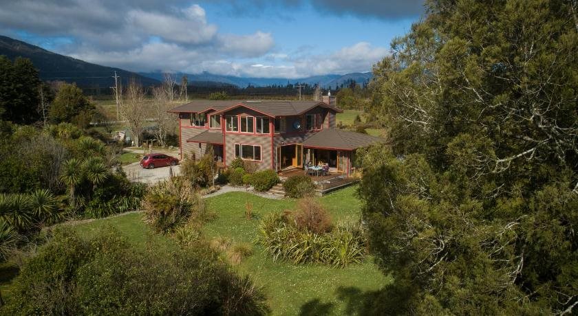 Paramata Lodge — 5-Star Luxury Hotel in Hokitika, New Zealand