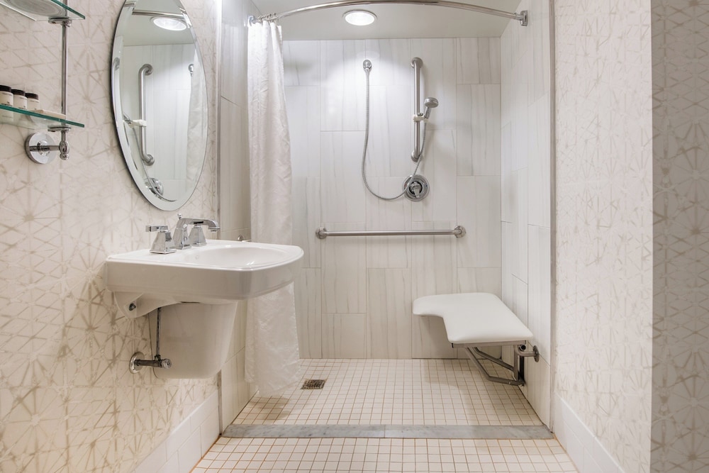 Sheraton Suites Philadelphia Airport - photo 12