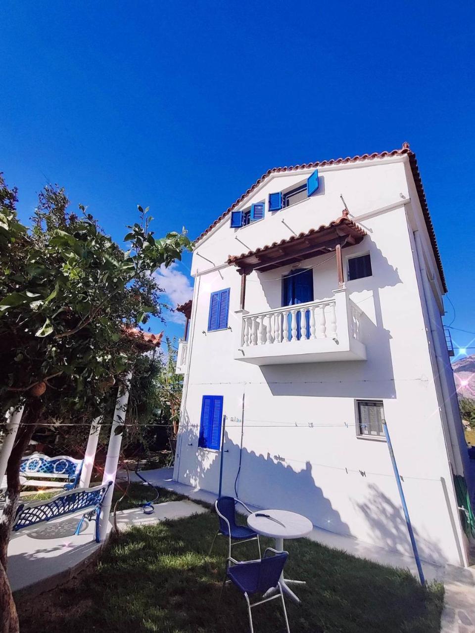 Jenny Apartments — 4-Star Luxury Hotel in Marathokampos, Greece