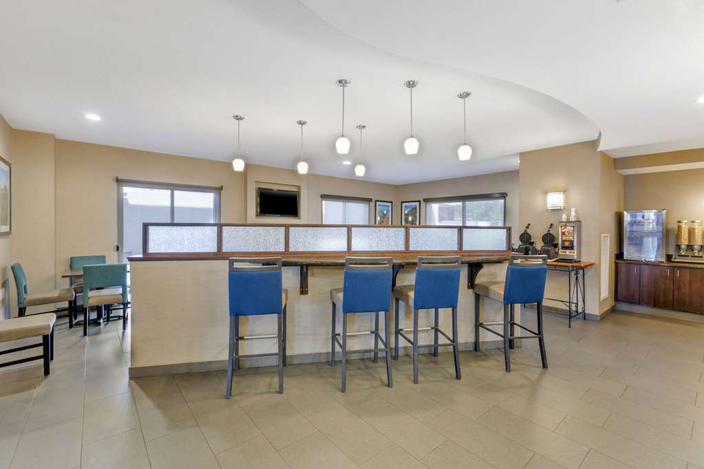 Comfort Suites Blythe - photo 38
