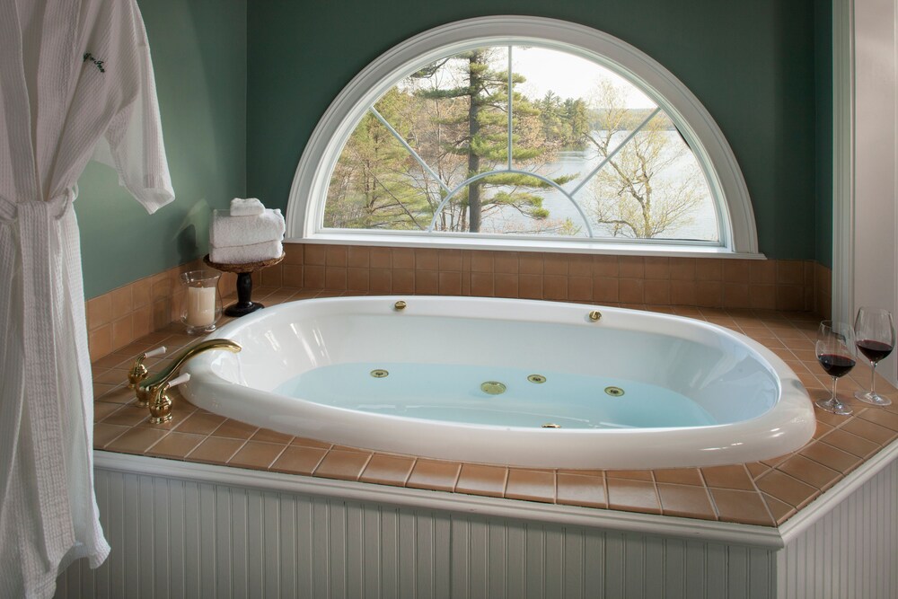 Wolf Cove Inn - photo 49