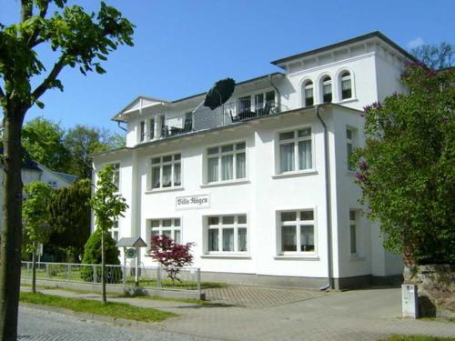 Villa Rügen 300 m zum Strand — 4-Star Luxury Hotel in Ostseebad Binz, Germany