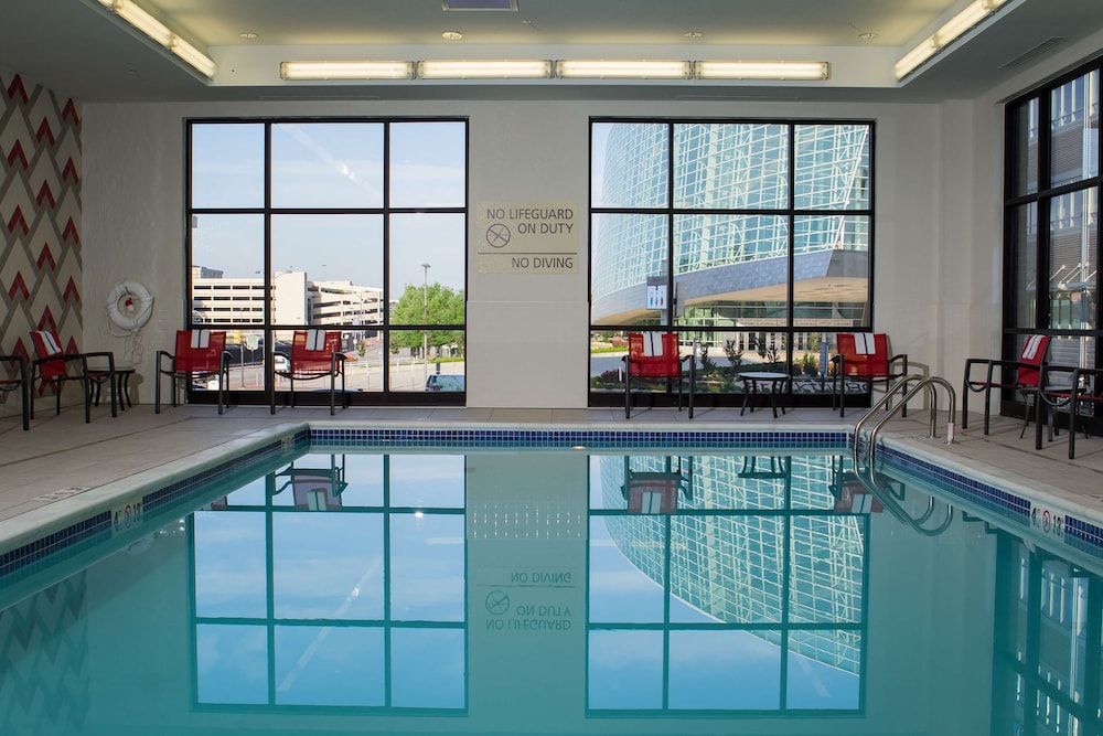 Hampton Inn & Suites Tulsa Downtown - photo 25