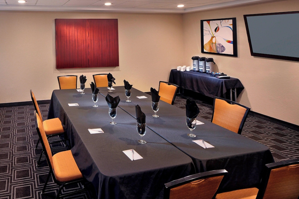 TownePlace Suites by Marriott Albany Downtown Medical Center - photo 40