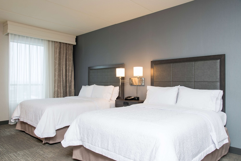 Hampton Inn & Suites Grand Rapids Downtown - photo 16