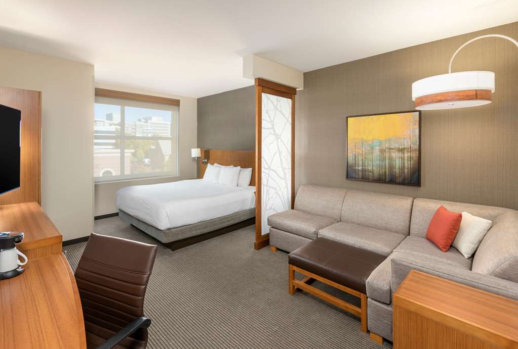 Hyatt Place Greenville Downtown - photo 57