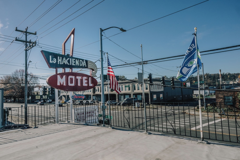 La Hacienda Motel - photo 63
