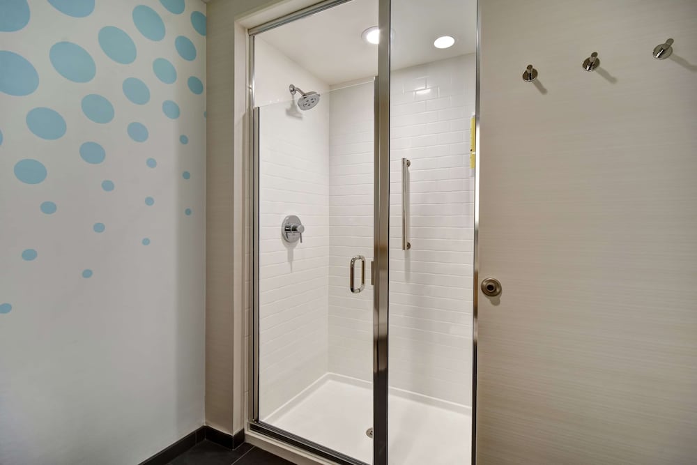 Tru by Hilton Raleigh Durham Airport - photo 20