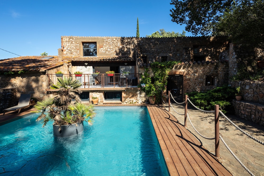 Casa9 Hôtel in Thuir, France