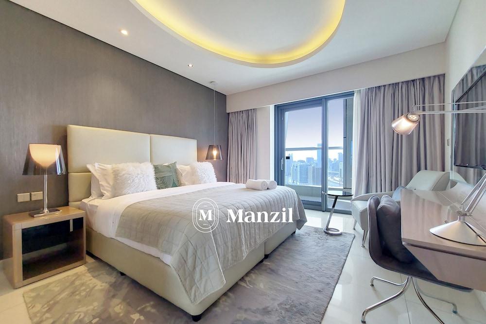 Manzil Cozy 1BR in Paramount w Burj Khalifa View — 4-Star Luxury Hotel in Dubai, United Arab Emirates
