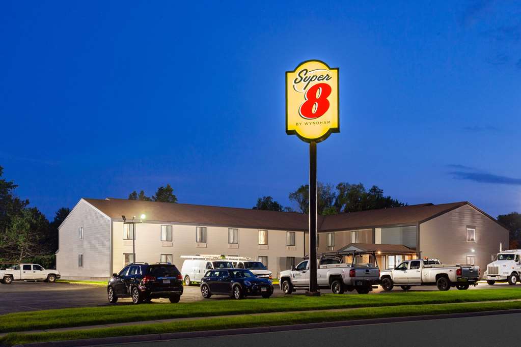 Super 8 by Wyndham Sun Prairie Madison E - photo 7