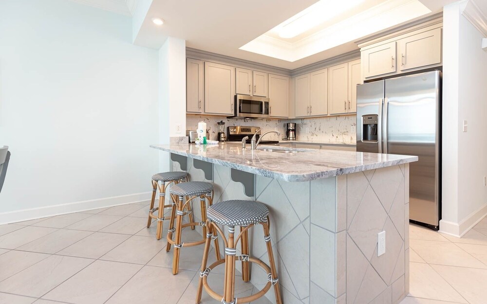Phoenix Gulf Towers 2202 2 Bedroom Condo - photo 10