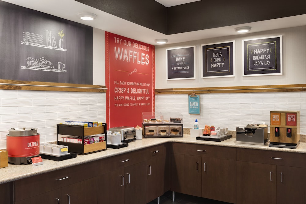 Hampton Inn Youngstown Boardman - photo 35