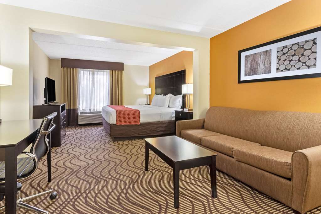 La Quinta Inn & Suites by Wyndham Tampa North I 75 - photo 21