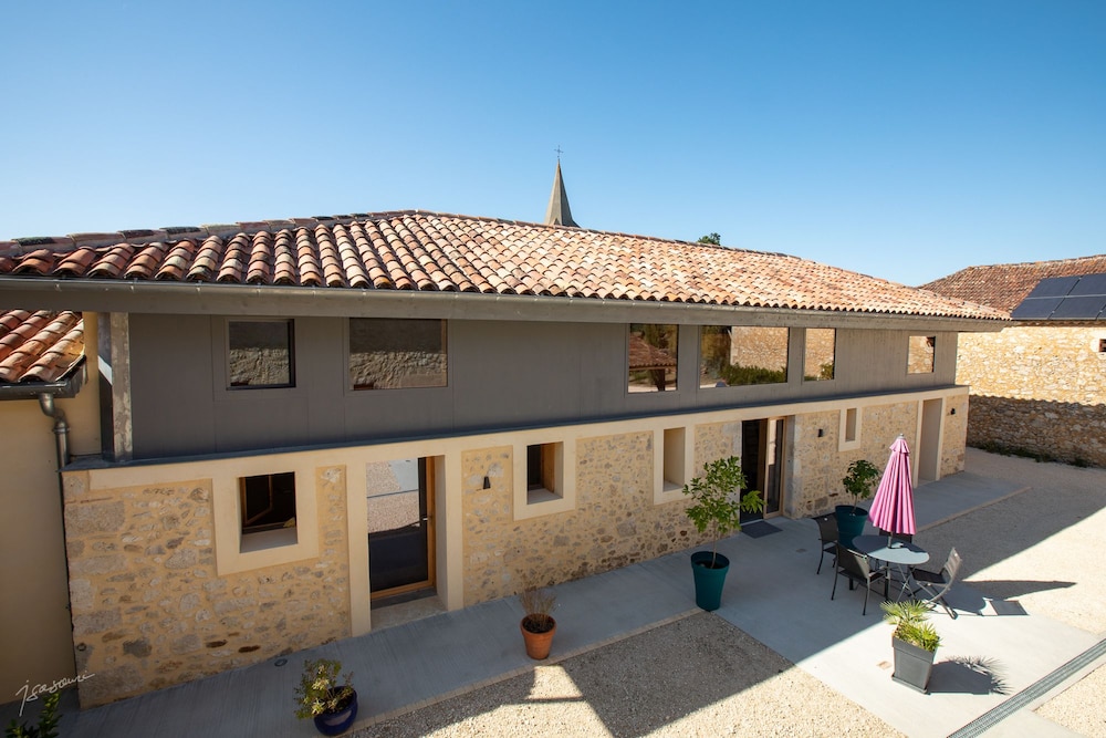 La Métairie du Clos Saint Louis in Montreal, France