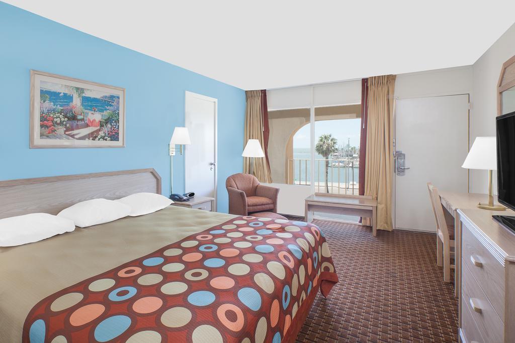 Super 8 Corpus Christi Bayfront Area - photo 14
