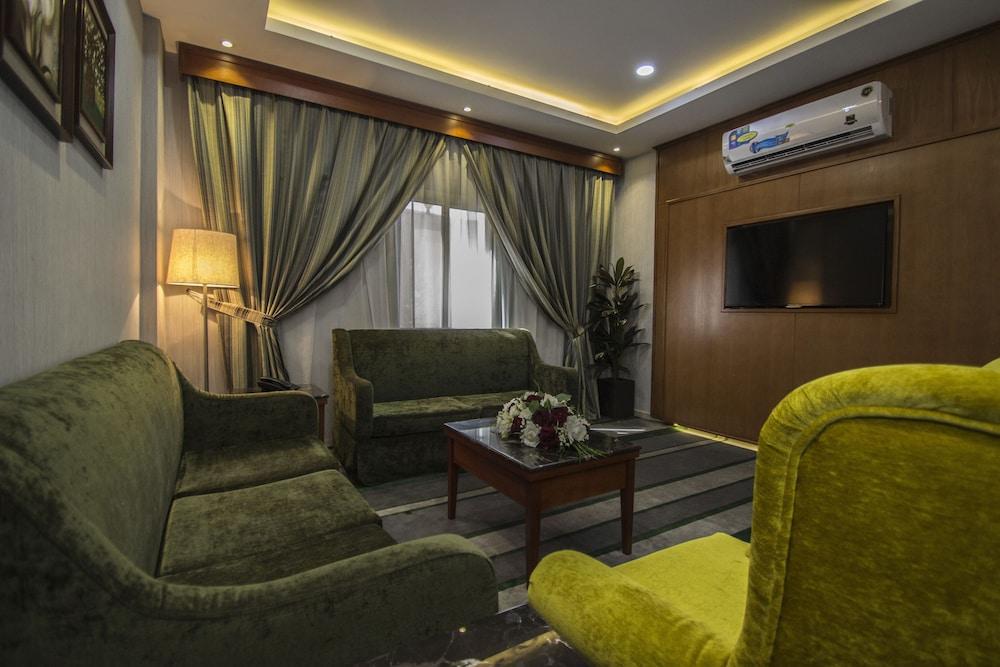 Shaty Alhayat Serviced Apartments — 4-Star Luxury Hotel in Jeddah, Saudi Arabia