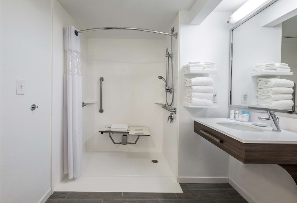 Hampton Inn Freeport Brunswick - photo 29