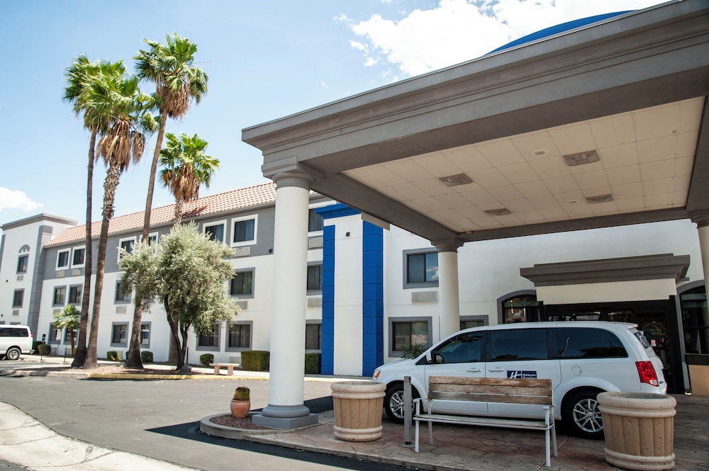 Holiday Inn Express Airport Tucson by IHG - photo 65