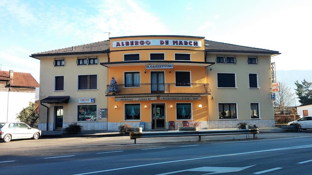 Albergo De March — hotel in Ponte Nell'alpi