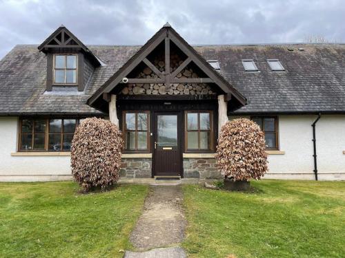 Holly Tree Lodge with Sauna near Glenshee — 4-Star Luxury Hotel in Blairgowrie, United Kingdom
