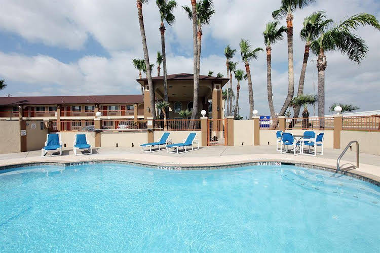 Texas Inn & Suites - photo 4