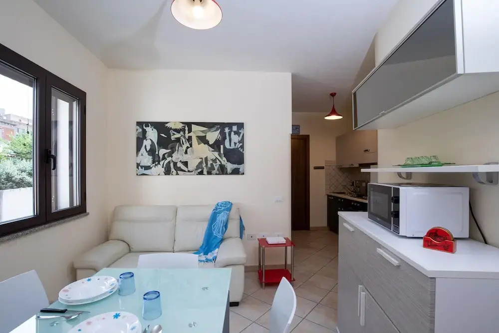 Comodità di una recente costruzione con posto auto — 4-Star Luxury Hotel in Orosei, Italy