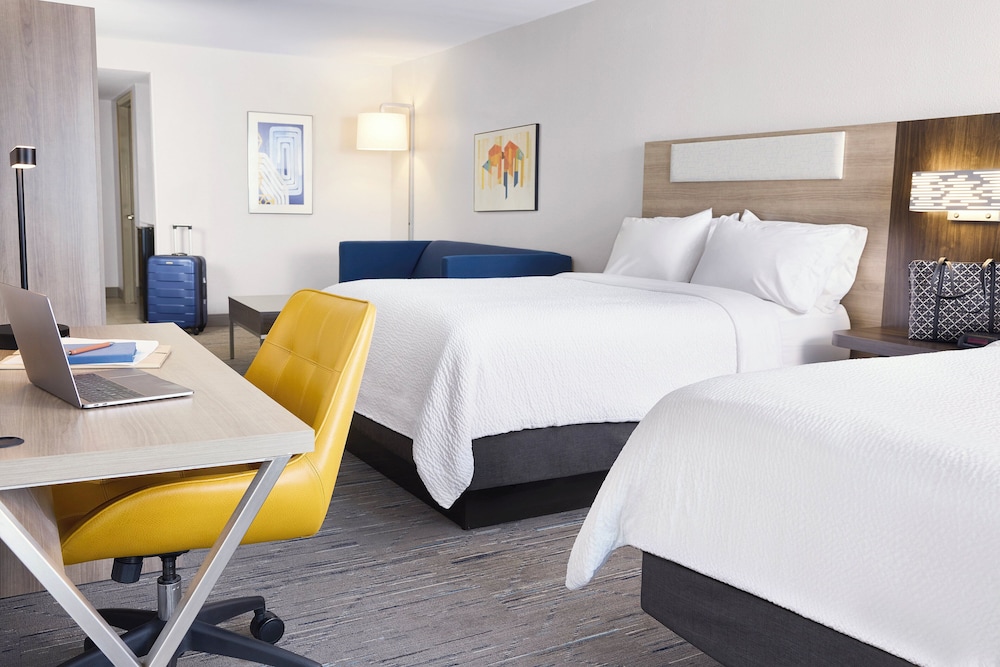 Holiday Inn Express & Suites Cushing by IHG - photo 11