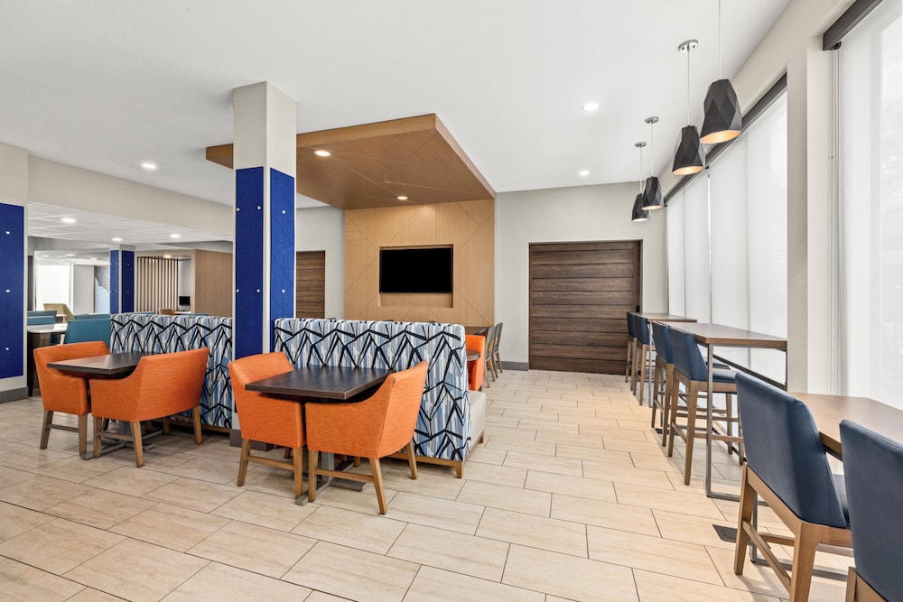 Holiday Inn Express & Suites Phoenix West Tolleson by IHG - photo 63
