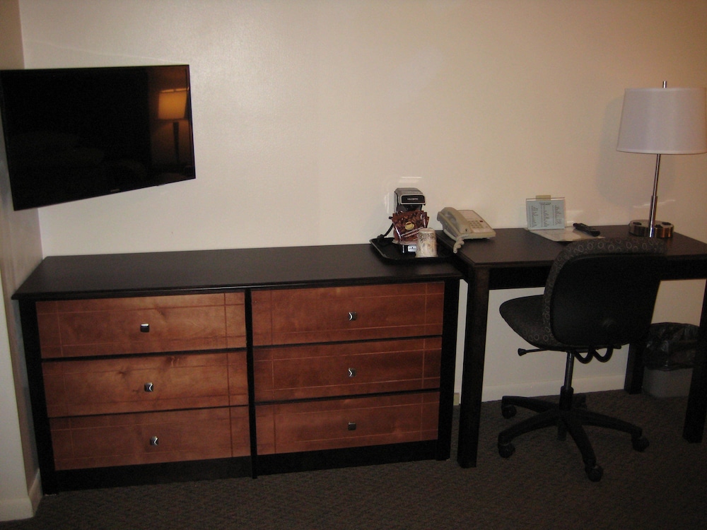 Trade Winds Motel - photo 6