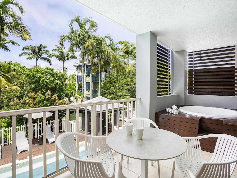 Mantra Aqueous on Port