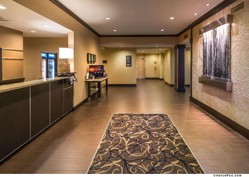 Hampton Inn & Suites Reno - photo 9