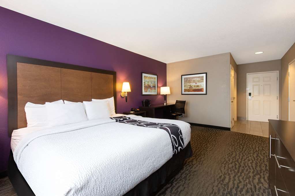 La Quinta Inn & Suites by Wyndham Erie - photo 36
