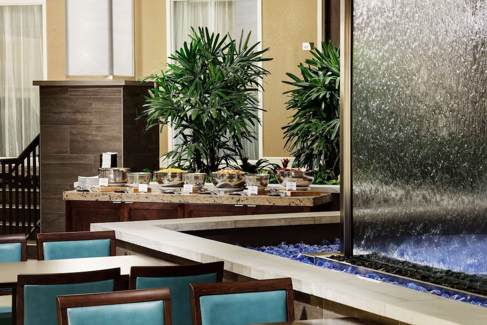 Embassy Suites by Hilton Orlando Lake Buena Vista Resort - photo 32