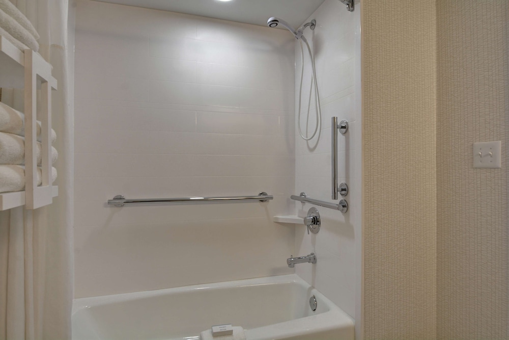 Hampton Inn Greenwood - photo 34