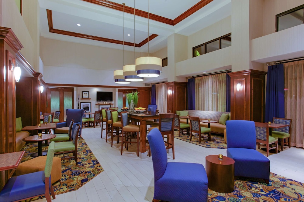 Hampton Inn & Suites Fredericksburg South - photo 3