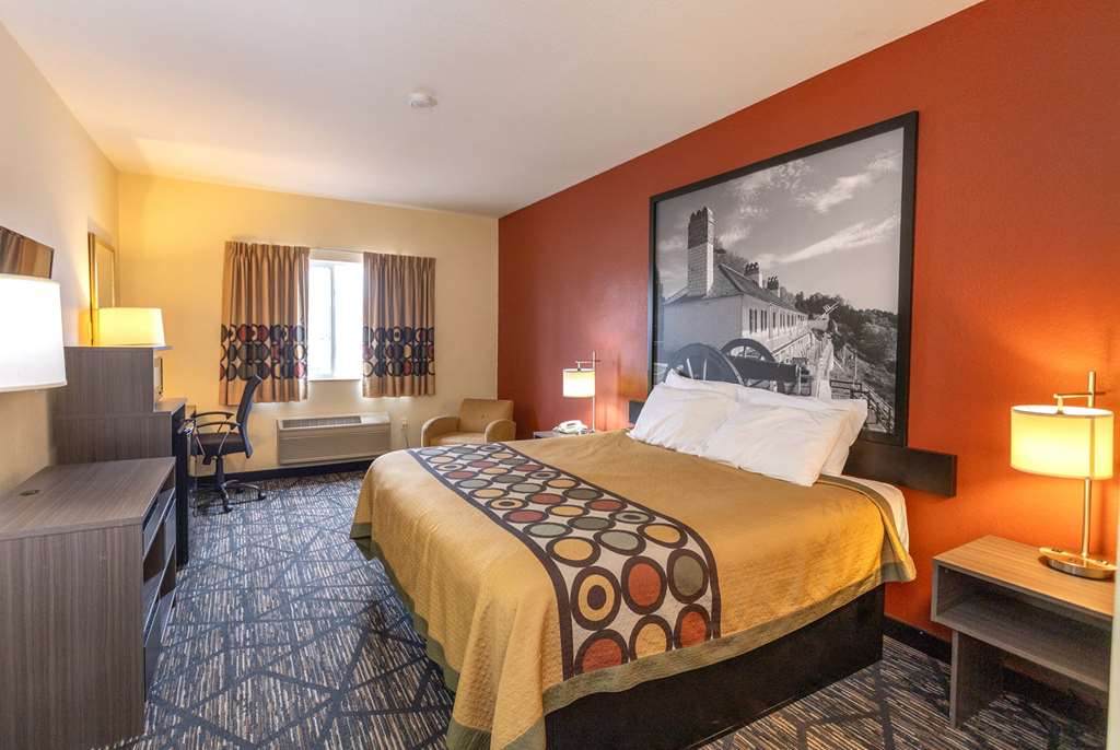 Super 8 by Wyndham Big Rapids - photo 21
