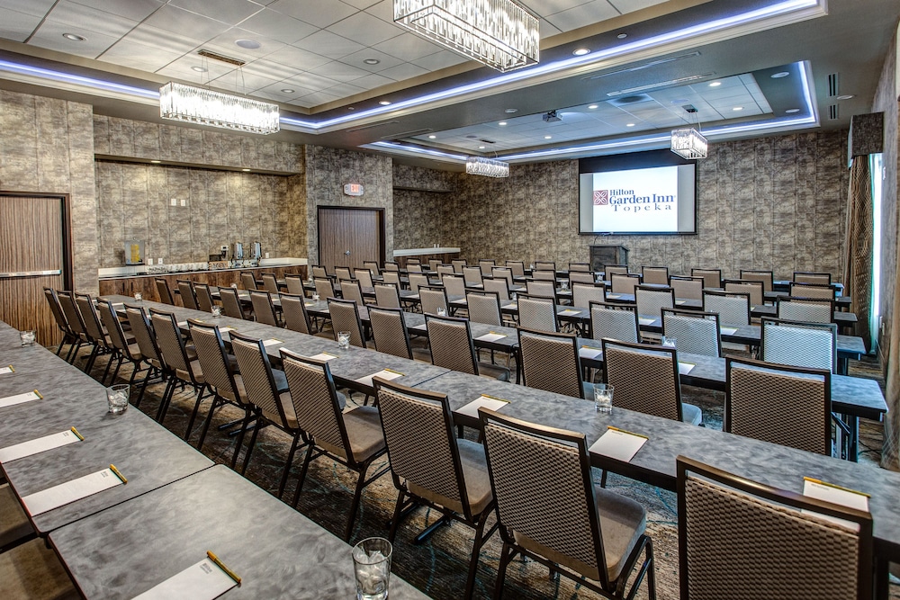 Hilton Garden Inn Topeka - photo 28