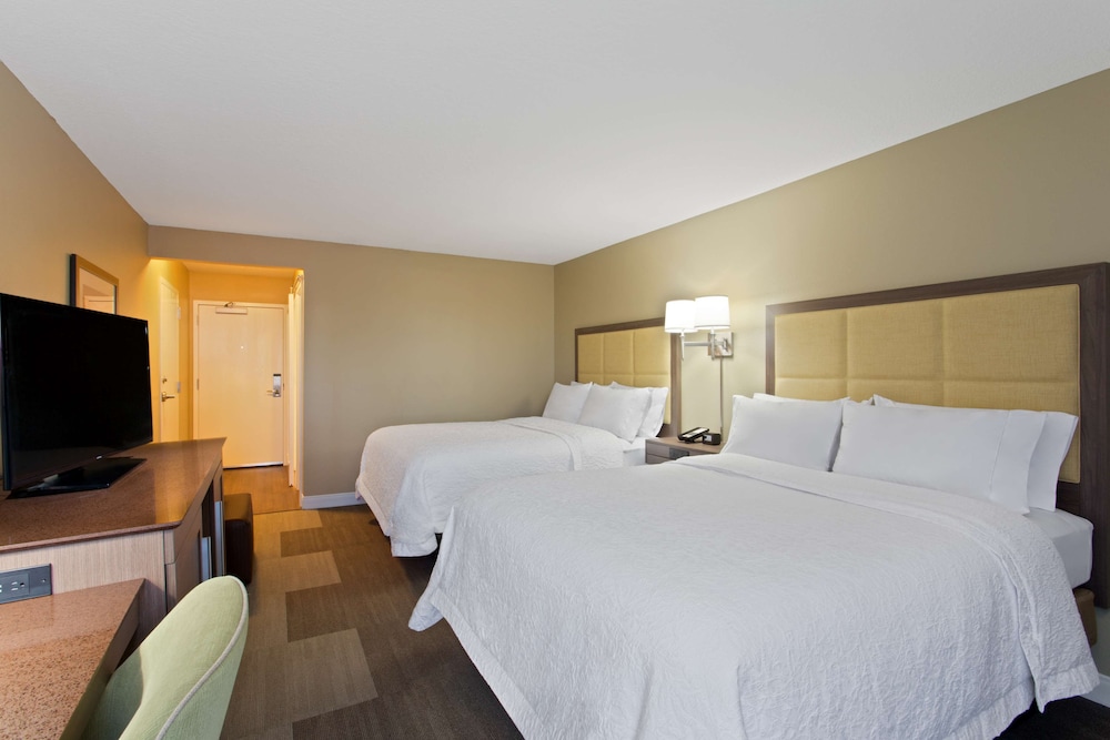 Hampton Inn Sault Ste Marie - photo 11