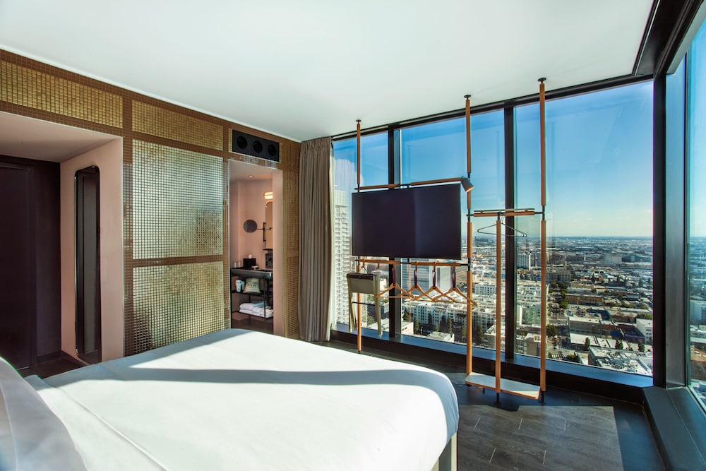Moxy Downtown Los Angeles - photo 8