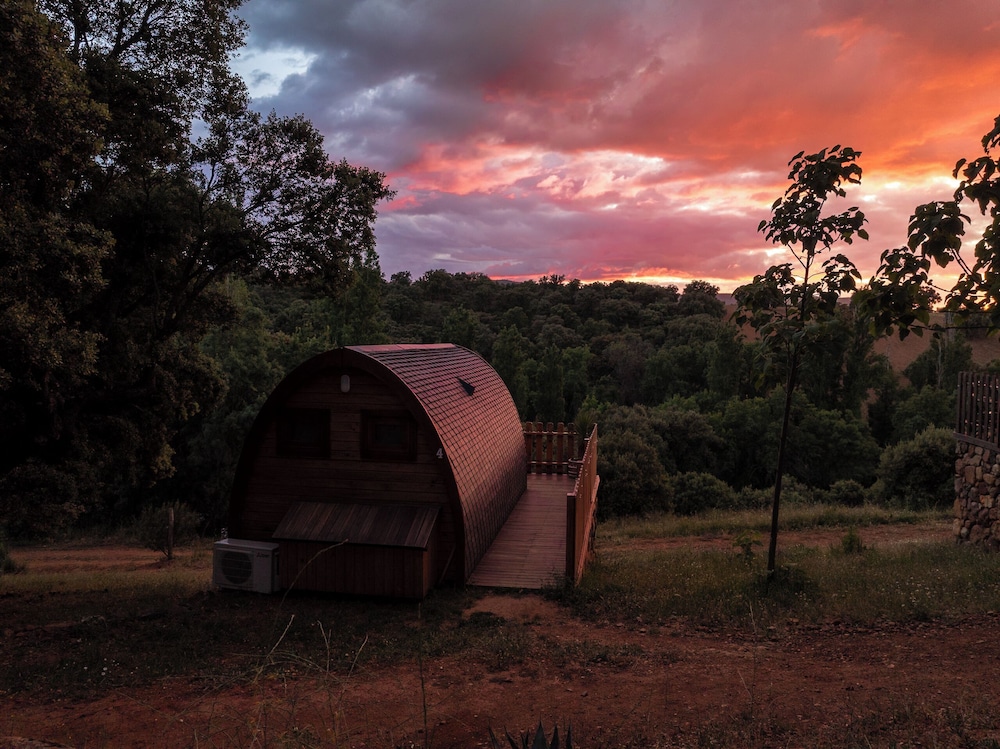 Cork Valley - carbon neutral hotel in Hontanar