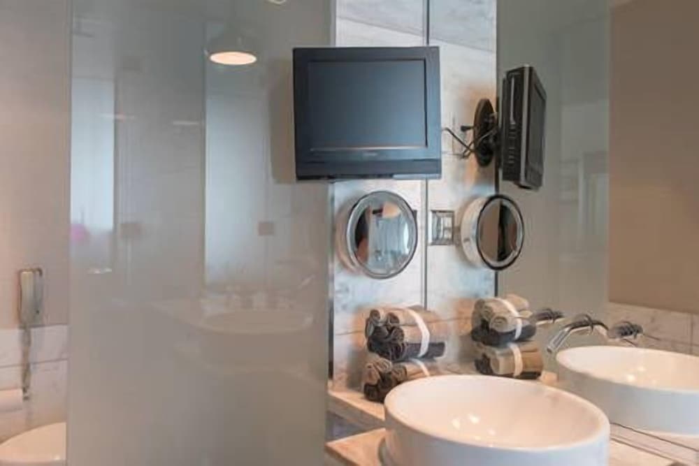 Luxury Suites at the Palms - photo 41