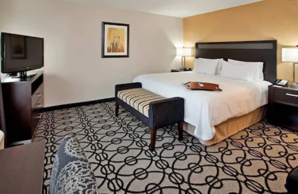 Hampton Inn & Suites Columbia South Fort Meade Area - photo 10